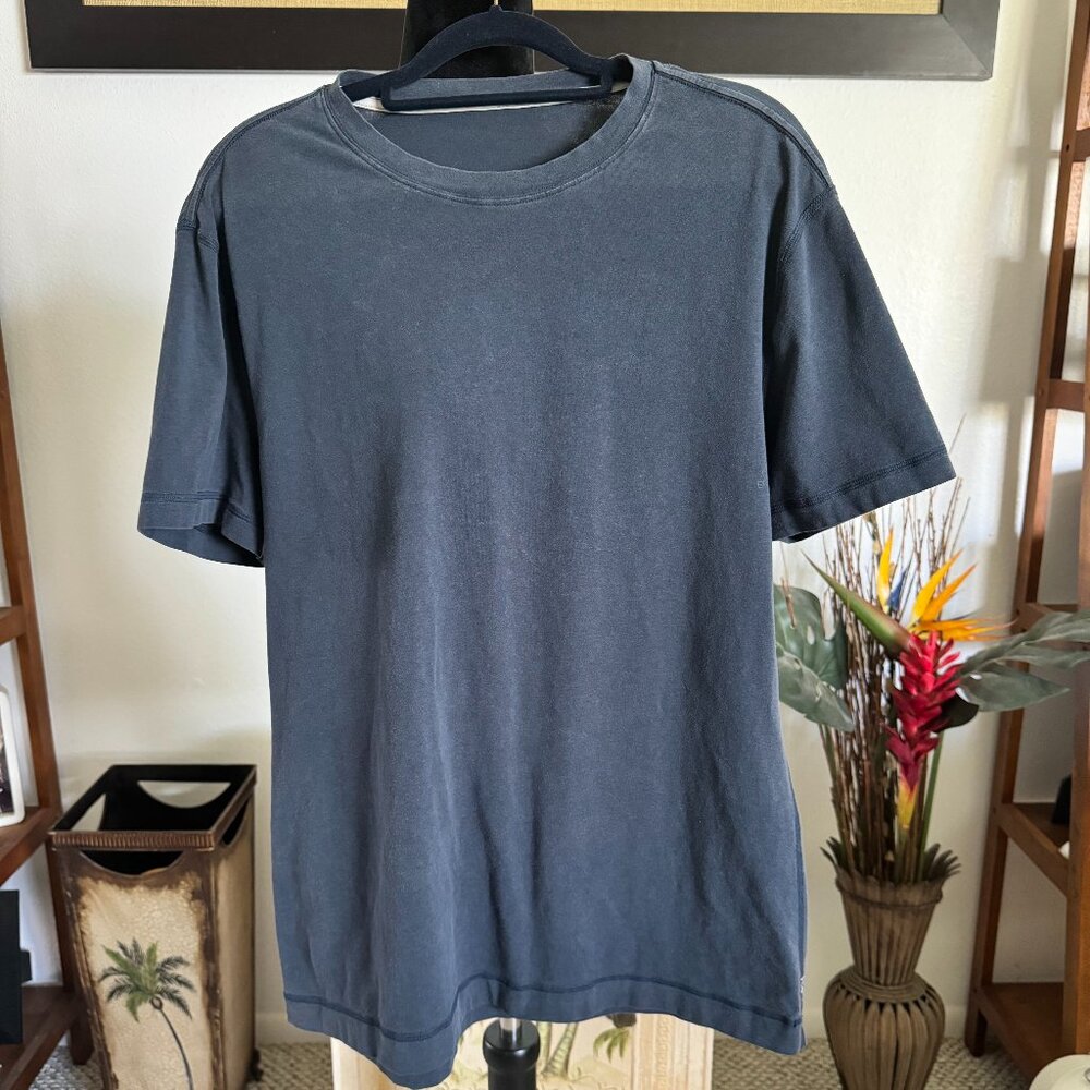 Lululemon Shirt Men's Size Large Blue Short Sleeve Train Active Casual